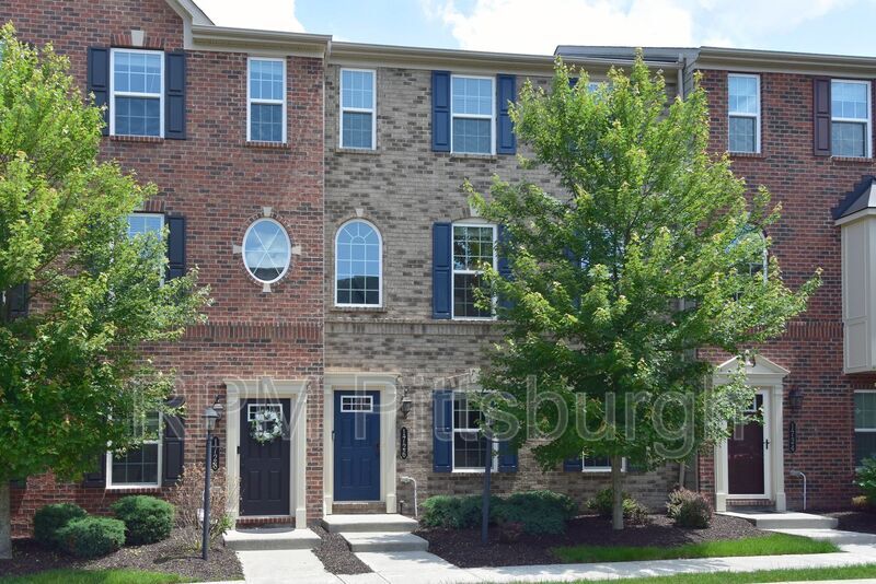 Foto principal - 1726 St Johns Ln