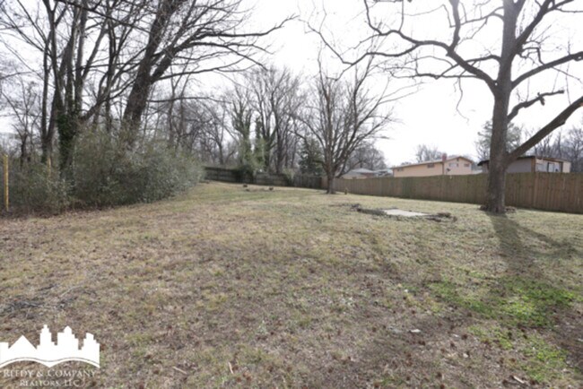 Foto del edificio - 3160 Redbud Rd