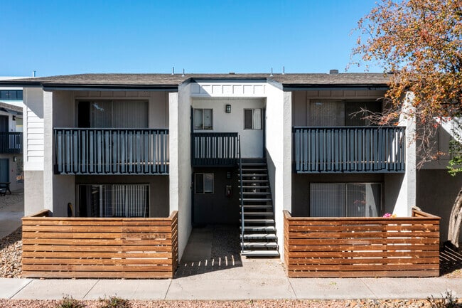 Building Photo - Montecito