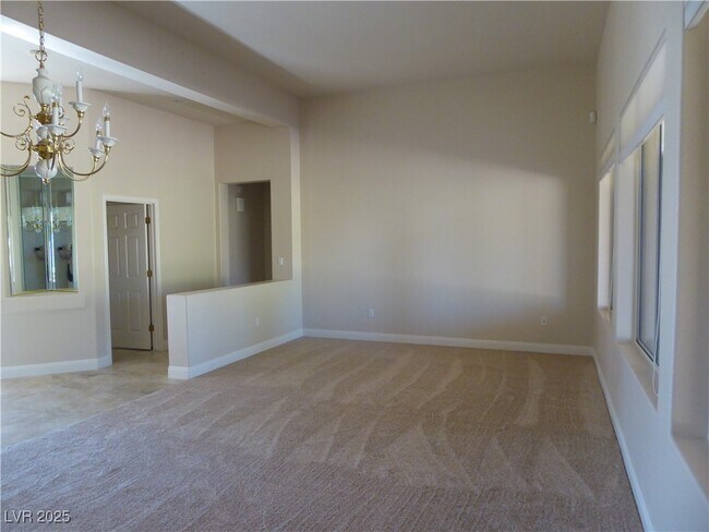 Building Photo - 2545 Youngdale Dr