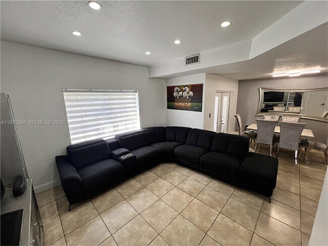 Foto del edificio - 12406 NW 7th Ln