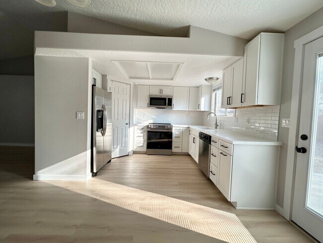 Foto del edificio - Modern 3 bedroom 2 bathroom home in Boise!