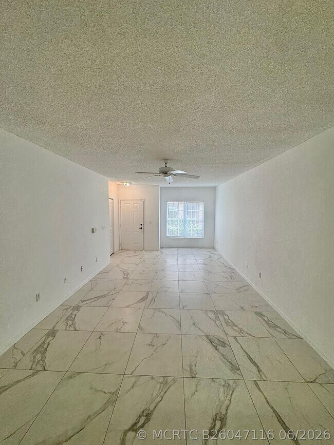 Foto del edificio - 10330 Fox Trail Rd S