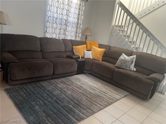 Foto del edificio - 5483 Cameron Dr