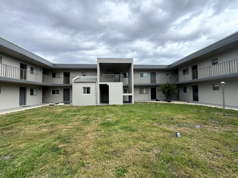 Foto principal - 3001 Thrush Dr