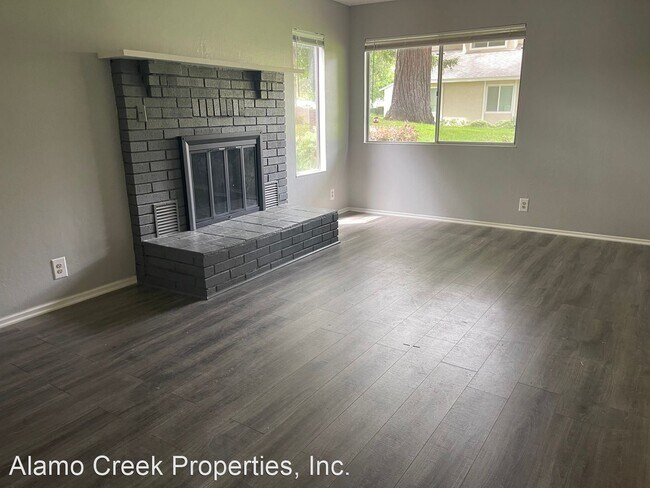 Building Photo - 3 br, 1.5 bath House - 309 Eldridge Ave