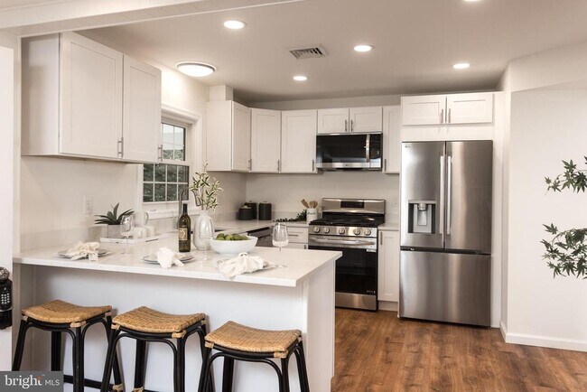 Foto del edificio - 16742 Ridge Rd