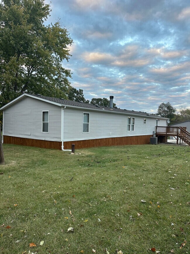 Foto del edificio - 888 Schaper Rd