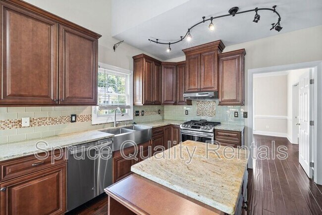 Foto del edificio - 1305 Goldspot Ct