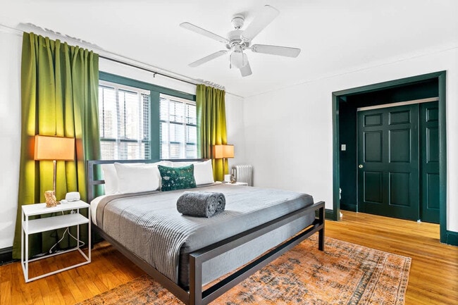 Foto del edificio - 927 W Oakdale Ave