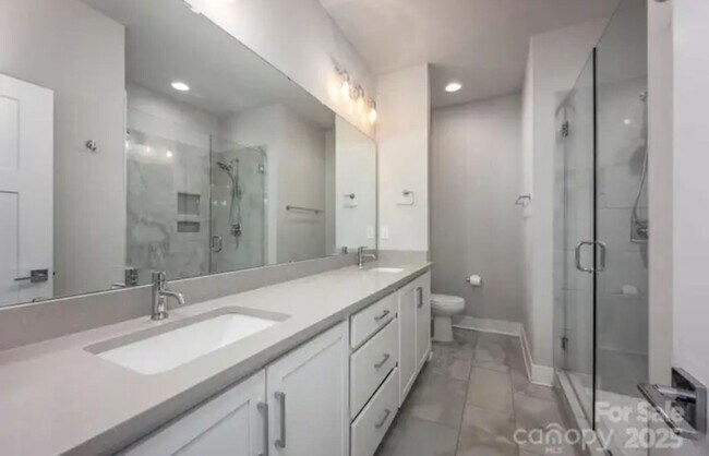 Foto del edificio - 2118 Bryant Park Dr