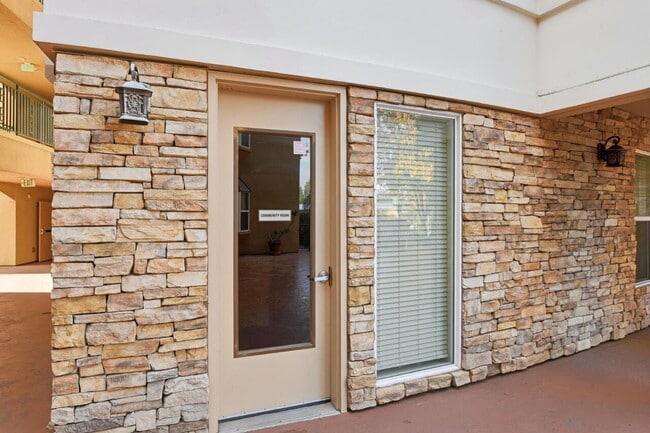 Foto del edificio - 1445 Fruitdale Ave