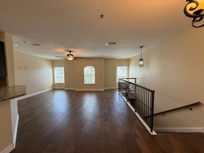 Foto del edificio - 8216 Casa Verde Rd