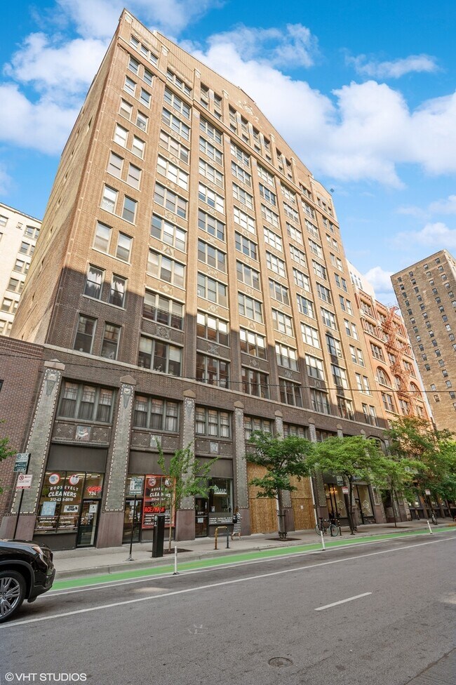 Building Photo - 720 S Dearborn St