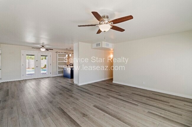 Building Photo - 8640 E Rancho Vista Dr
