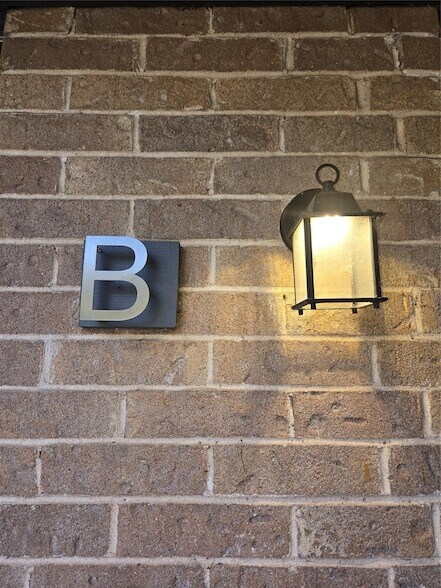 Foto del edificio - 8910 Little Walnut Pkwy