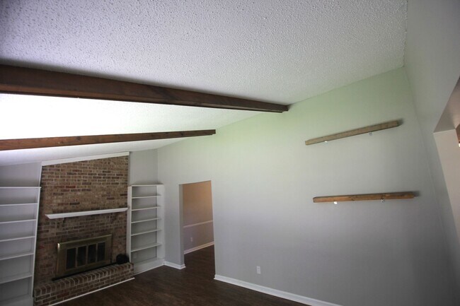 Foto del edificio - Move In Special!! 1/2 Off First Month's Re...
