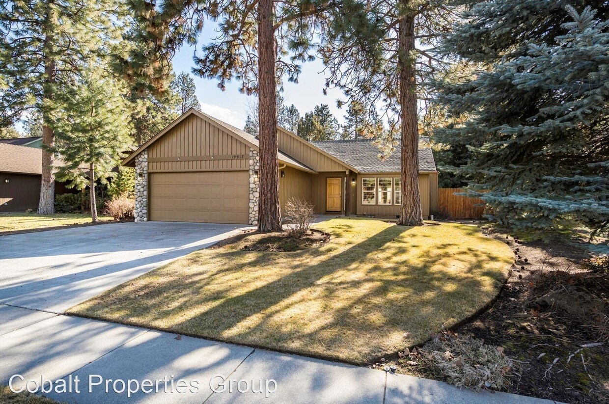 3 br, 2 bath House 19917 Antler Point Drive House Rental in Bend