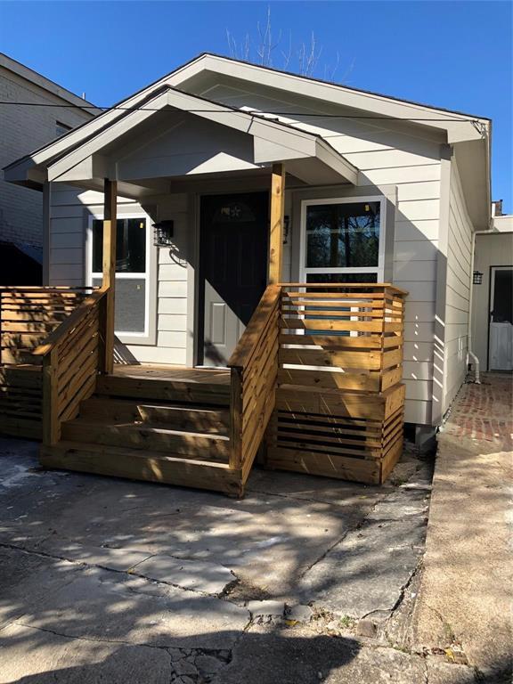 Foto principal - 4630 Woodside St