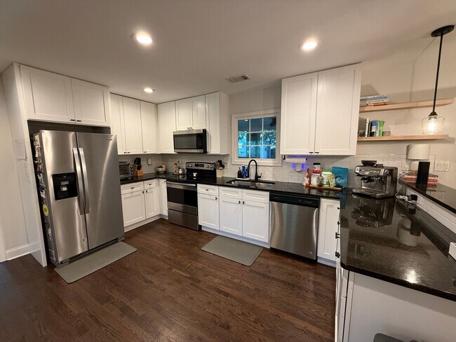 Foto del edificio - 1594 Boulderwoods Dr SE