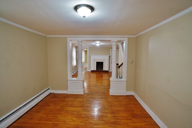 Building Photo - 110 S 5th St