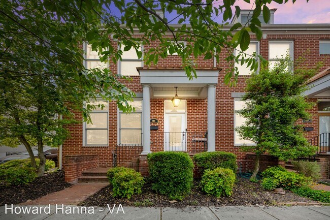 Building Photo - 4 br, 2.5 bath House - 806 Manteo Street