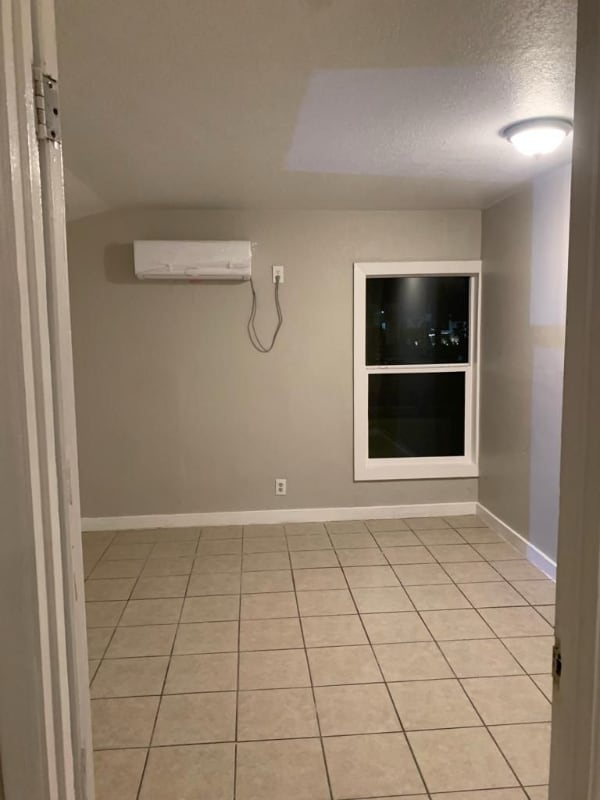 Building Photo - 109 E Venus Ln