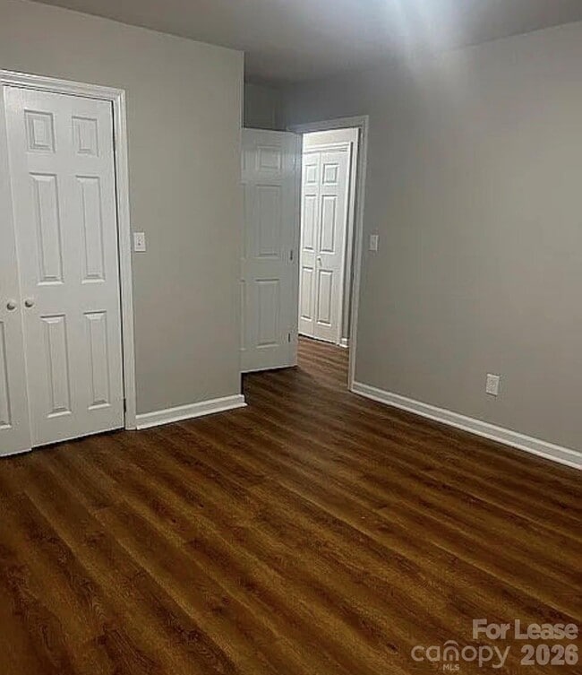 Building Photo - 740 Log Cabin Dr