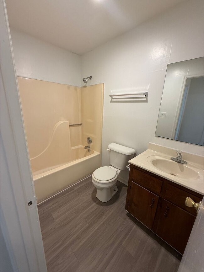 Foto del edificio - 116/118 Lake Dr