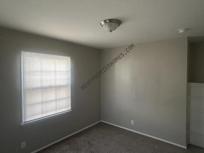 Foto del edificio - 8532 E 31st St