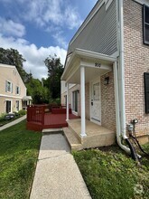 Building Photo - 100 Ridgelawn Rd