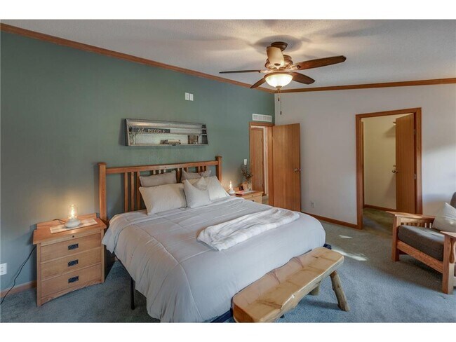 Foto del edificio - 18005 Marina Way