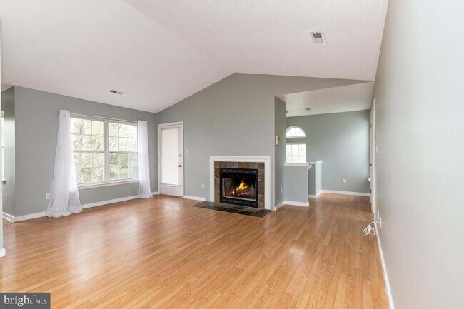 Foto del edificio - 526 Cedar Hollow Dr