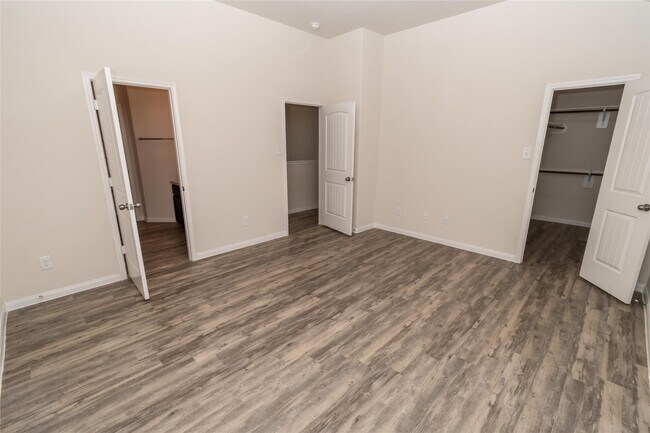 Building Photo - 5619 Plantation Forest Dr