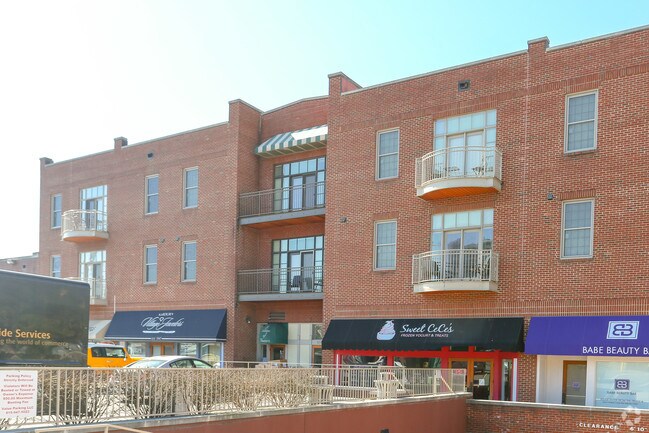 Foto del edificio - Village Center Apartments