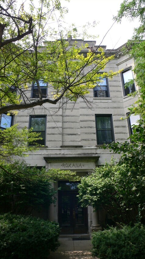 Foto principal - 2500 N Kedzie Blvd