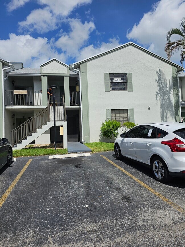 Foto del edificio - 1120 N Franklin Ave