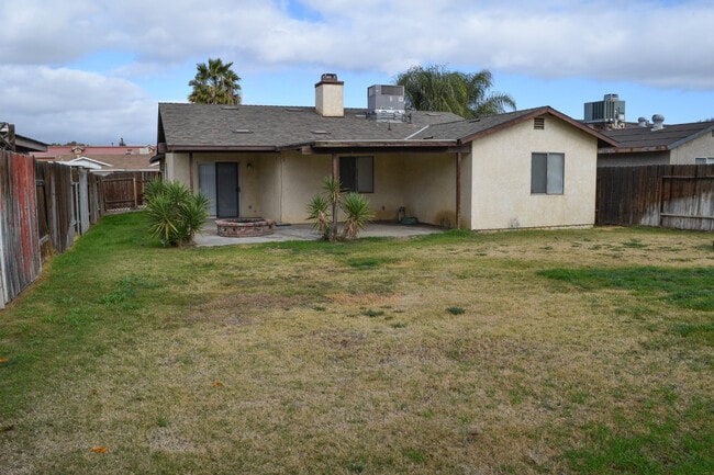 Building Photo - 4809 Millbrook Way