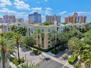 Building Photo - 630 S Sapodilla Ave
