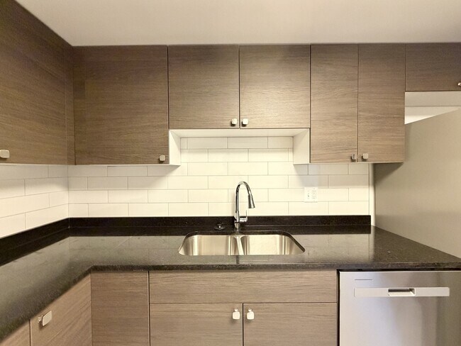 Foto del edificio - 525 N Quentin Rd