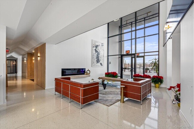 Foto del edificio - 25-40-40 Shore Blvd