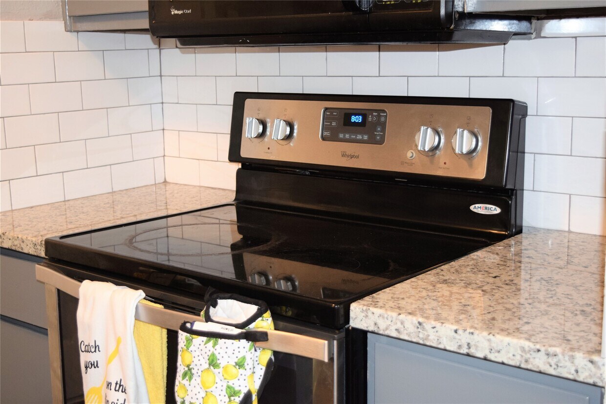 Foto principal - 15406 Willview Rd
