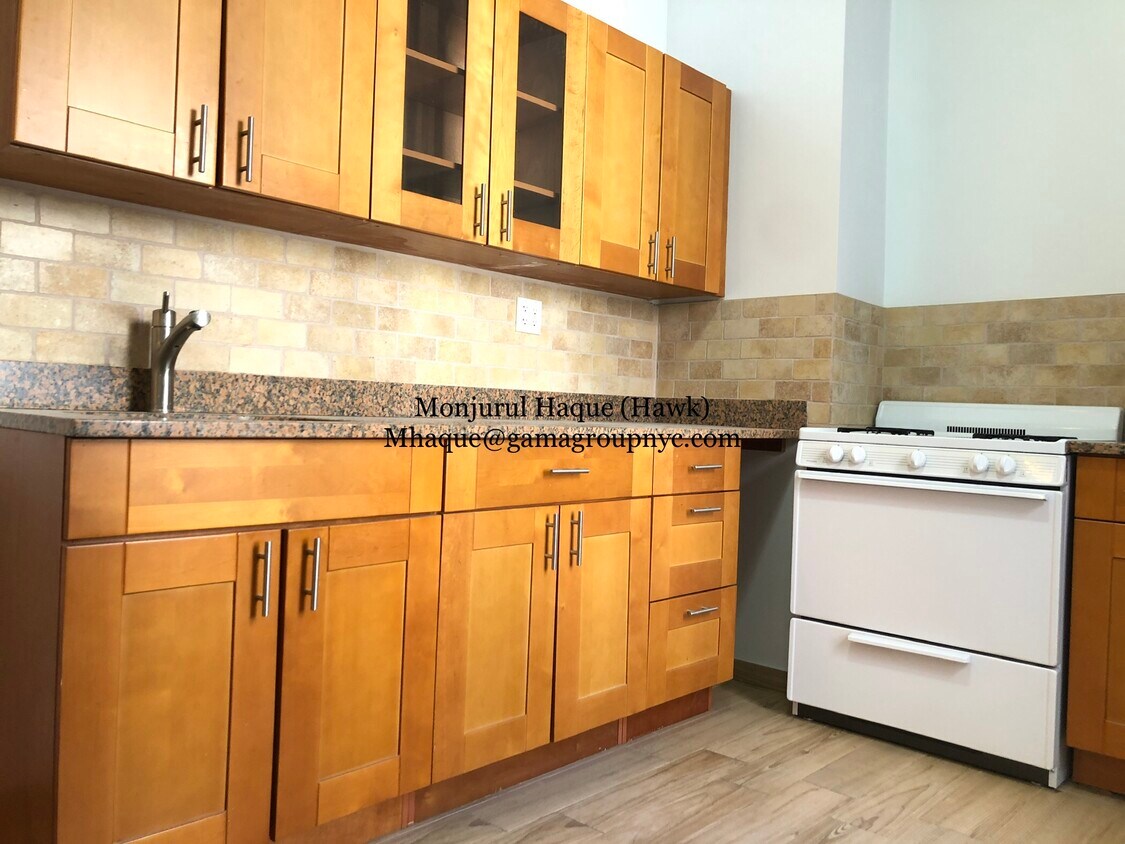 Foto principal - 6914 8th Ave