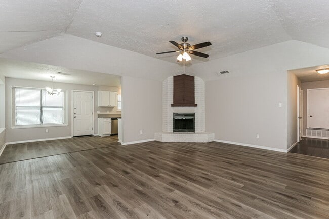 Building Photo - 3306 Seaboard Dr