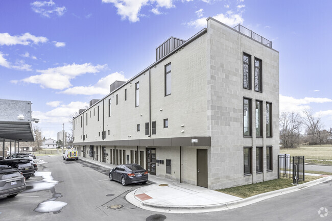 1450 Townsend St - Saint Charles Residences