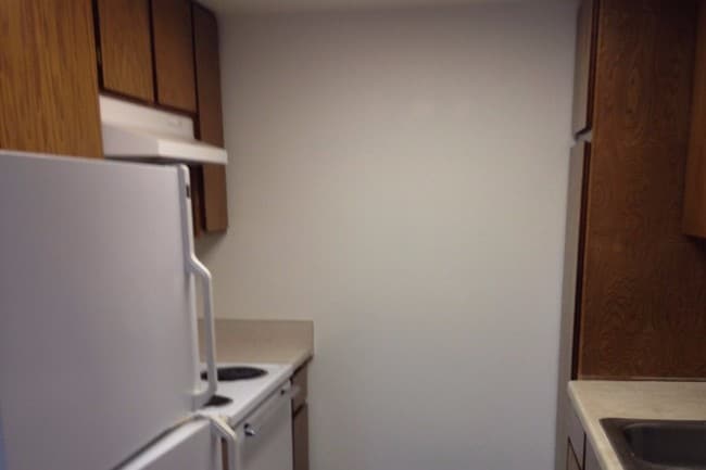 Kitchen - 1140 Walnut Ave