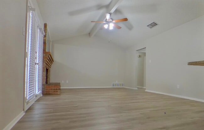 Foto del edificio - MOVE IN READY