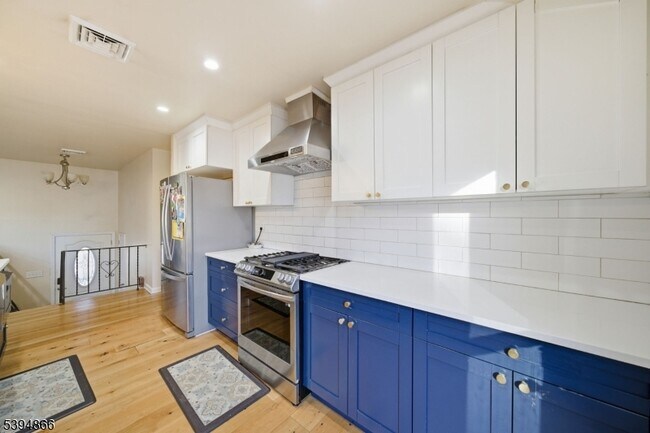 Foto del edificio - 32 Hardwick Ct