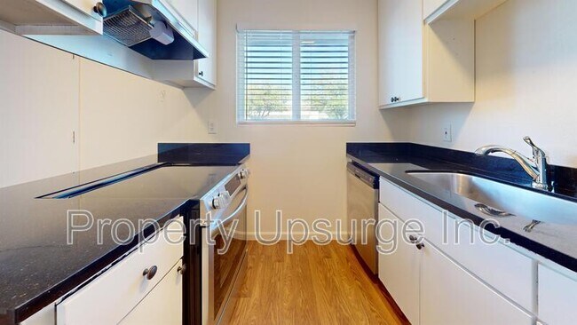 Foto del edificio - 445 Nelson Ave