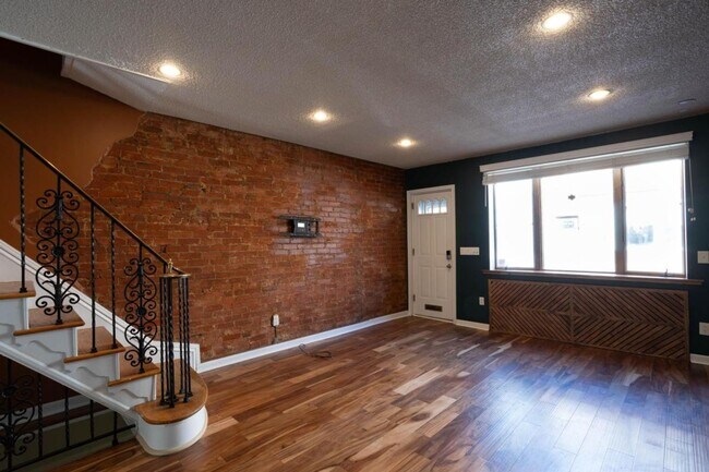Foto del edificio - 1028 Daly St
